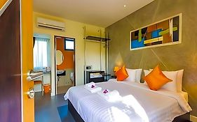 โรงแรมแอท บอร์เดอร์